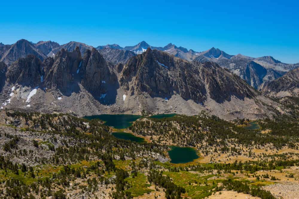 Kearsarge lakes in the distance with mountains seen on the familiar pass