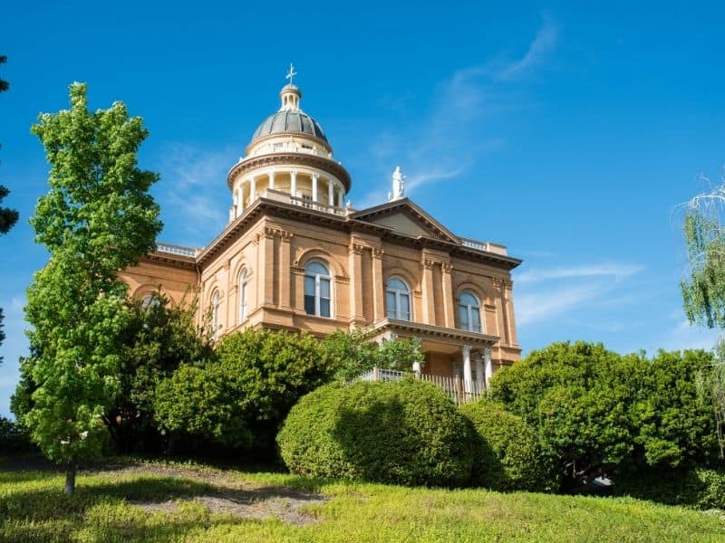 the pale yellow courthouse in auburn california a cute small town in northern california