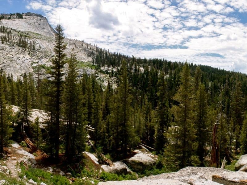 the views while hiking in clouds rest, a high altitude hike in Yosemite valley