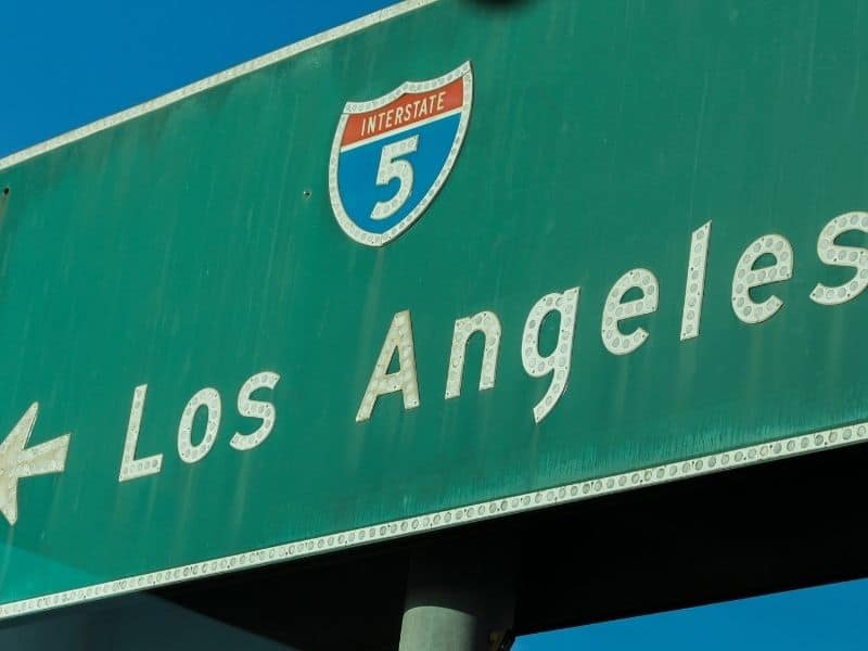 green sign for i-5 in los angeles