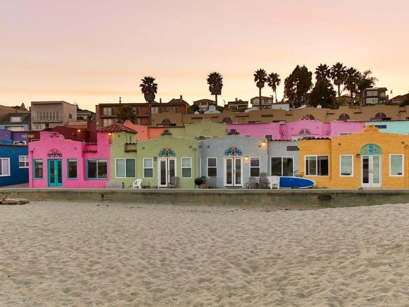 the rainbow colored beach houses of capitola