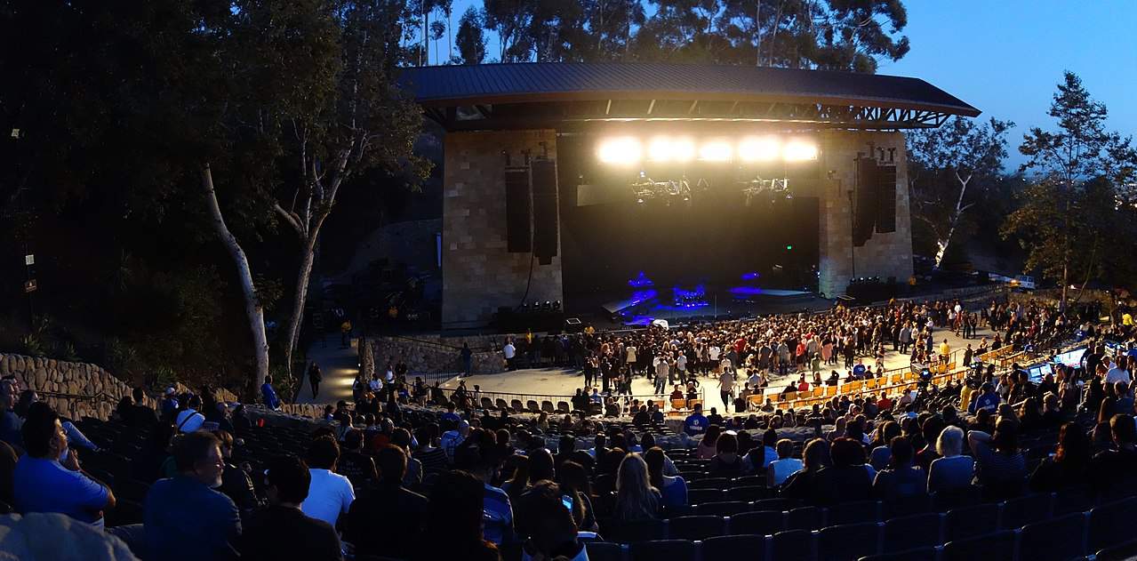 5-fun-things-to-do-in-santa-barbara-at-night-california-crossroads