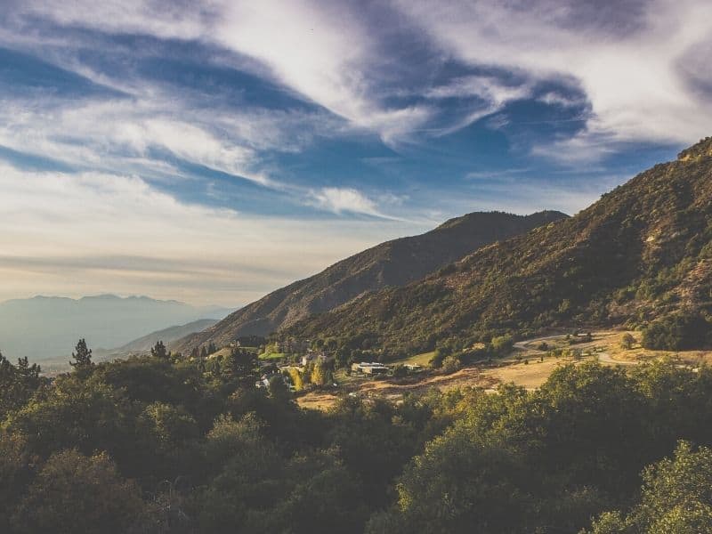 oak glen scenic viewpoint in the mountains of california