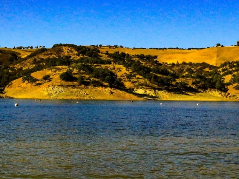 waters of lake nacimiento near paso robles
