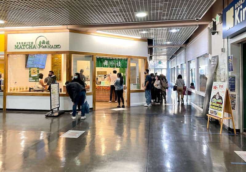 people waiting in line for green tea ice cream at matcha cafe maiko in japantown