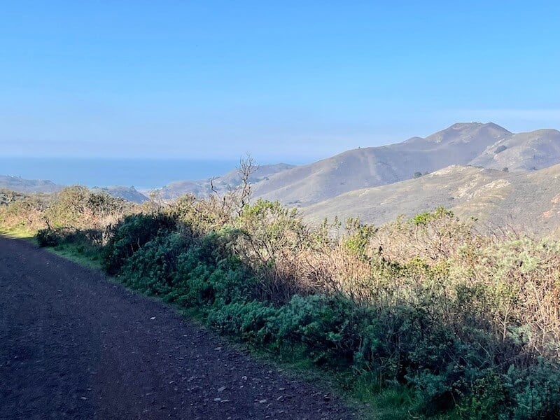 beginning of the trail at julian trail to black sands beach