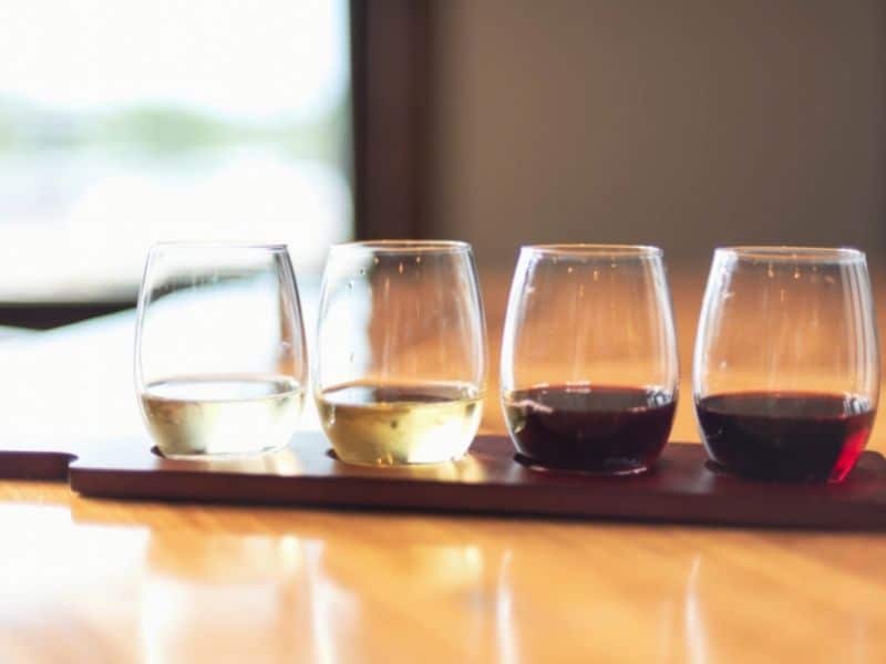 flight of four wines - two whites and two reds